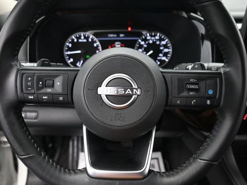 Used 2025 Nissan Pathfinder SV AWD/4WD image 19