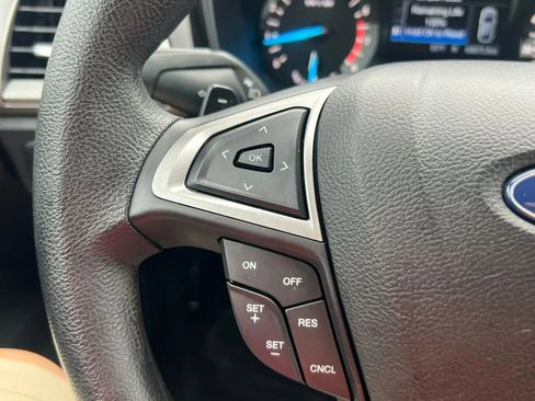 Used 2018 Ford Fusion SE FWD image 17