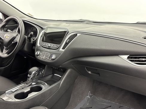 Used 2024 Chevrolet Malibu LT image 34