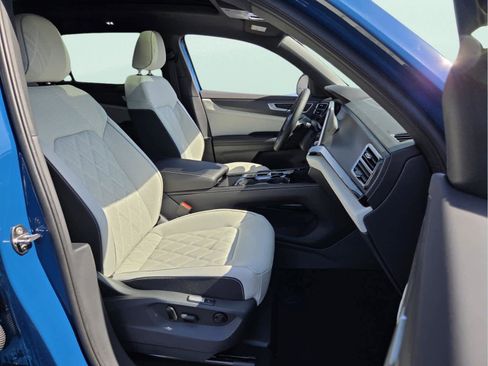 New 2026 Volkswagen Atlas Cross Sport SEL Premium R-Line AWD/4WD image 18