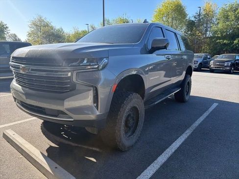Used 2021 Chevrolet Suburban LT w/ Rear Media and Nav Package image 8