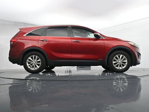 Used 2017 Kia Sorento AWD w/ LX Convenience Package image 24