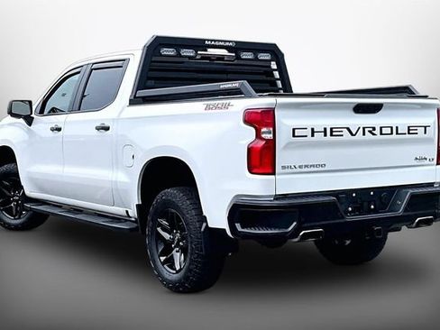 Used 2024 Chevrolet Silverado 1500 LT Trail Boss w/ LT Trail Boss Premium Package AWD/4WD image 11