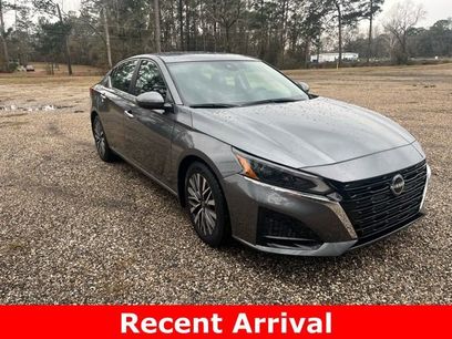 Used 2023 Nissan Altima 2.5 SV