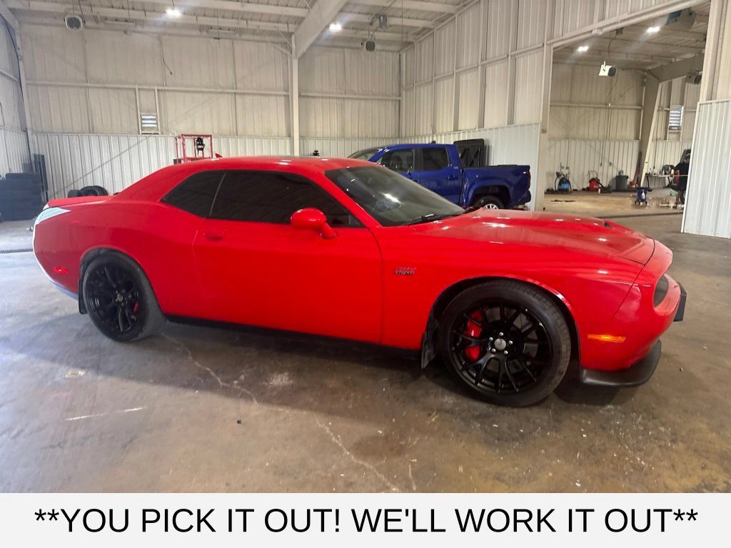 Used 2015 Dodge Challenger SRT w/ Technology Group RWD image 2
