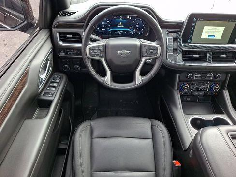 Used 2022 Chevrolet Tahoe Z71 w/ Luxury Package image 12