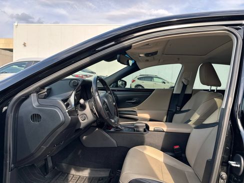 Used 2020 Lexus ES 350 w/ Premium Package FWD image 9