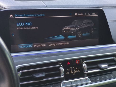 Used 2022 BMW X7 xDrive40i w/ M Sport Package AWD/4WD image 24