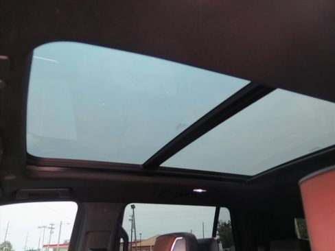 Used 2024 GMC Yukon Denali Ultimate AWD/4WD image 14