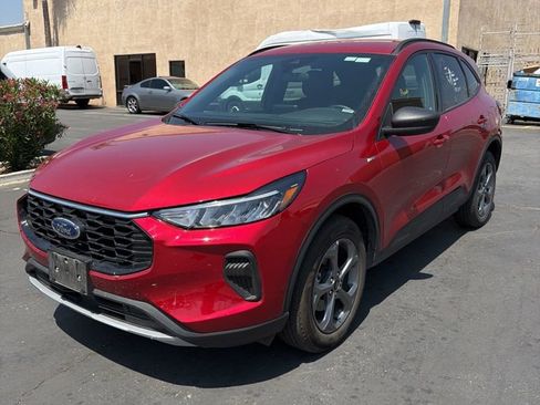 Used 2025 Ford Escape ST-Line image 1