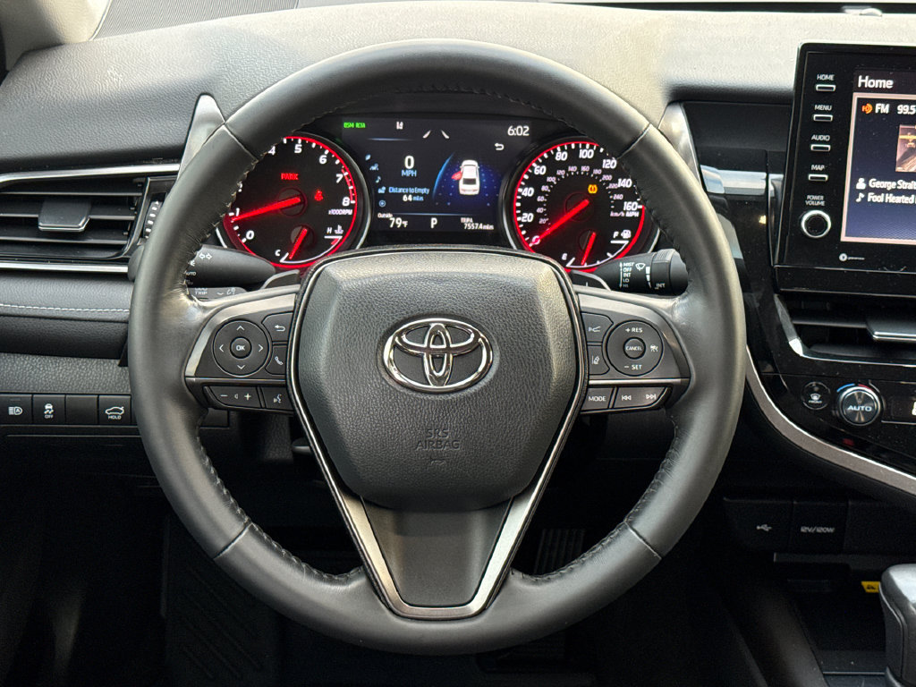 Used 2022 Toyota Camry XSE FWD image 13