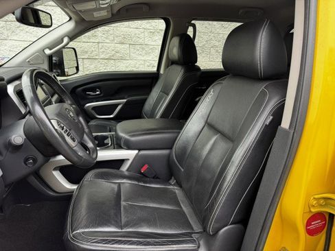 Used 2016 Nissan Titan PRO-4X w/ Pro-4x Convenience Package image 6