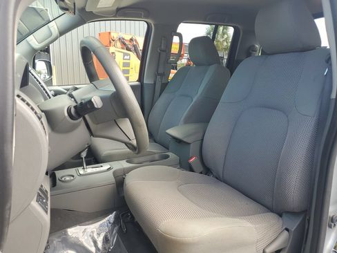 Used 2020 Nissan Frontier SV RWD image 22