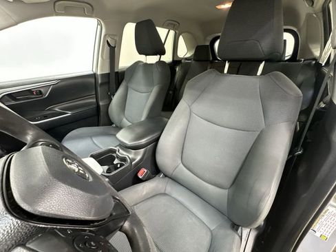 Used 2019 Toyota RAV4 LE w/ Carpet Mat Package FWD image 14