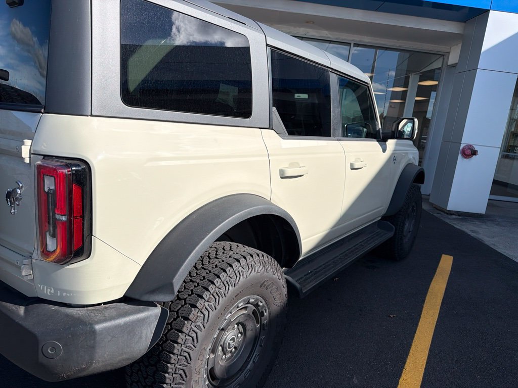 Used 2025 Ford Bronco Outer Banks w/ Sasquatch Package AWD/4WD image 4