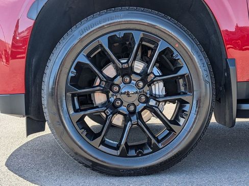 Certified 2022 GMC Yukon SLT w/ SLT Luxury Package AWD/4WD image 27