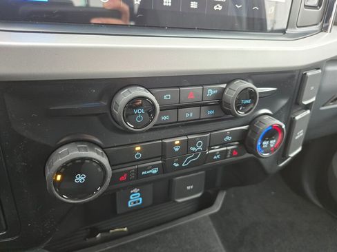 New 2026 Ford F350 XLT w/ XLT Premium Package AWD/4WD image 16