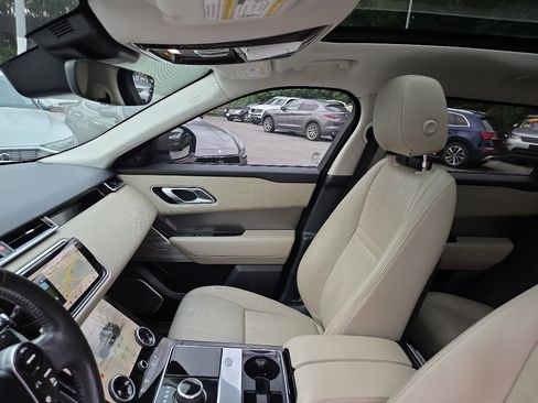Used 2018 Land Rover Range Rover Velar S image 44