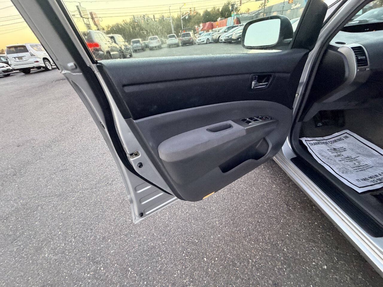 Used 2007 Toyota Prius w/ Pkg 2 FWD image 43