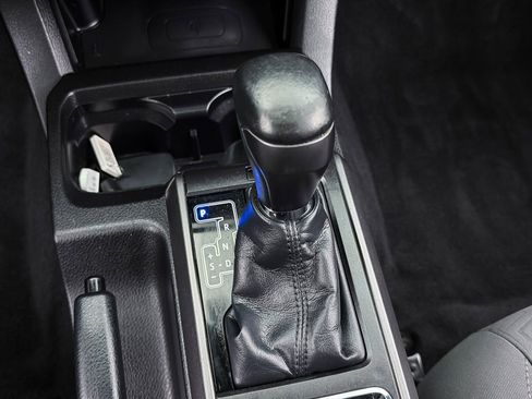 Used 2016 Toyota Tacoma TRD Sport AWD/4WD image 26