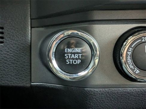 Used 2019 Toyota Tacoma TRD Off-Road image 30