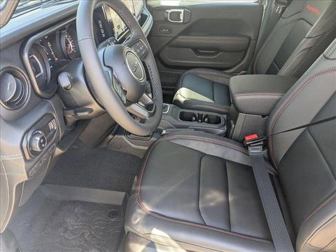 New 2025 Jeep Gladiator Rubicon w/ Convenience Group image 4