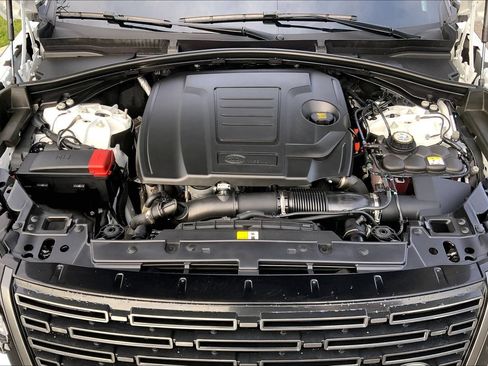 Certified 2026 Land Rover Range Rover Velar Dynamic SE AWD/4WD image 29