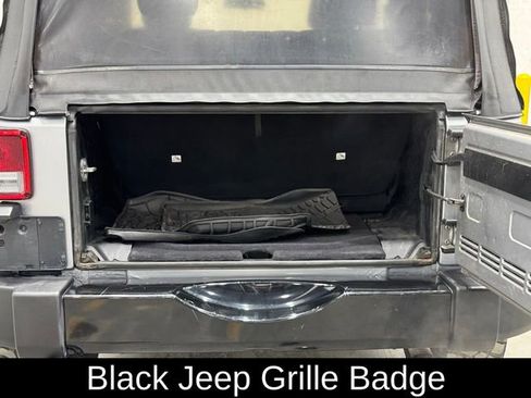 Used 2018 Jeep Wrangler Sport image 11