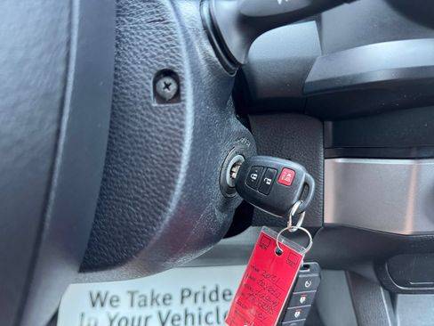 Used 2021 Toyota Tacoma SR AWD/4WD image 5