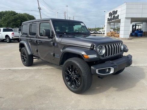 Used 2025 Jeep Wrangler Sahara w/ Safety Group image 2