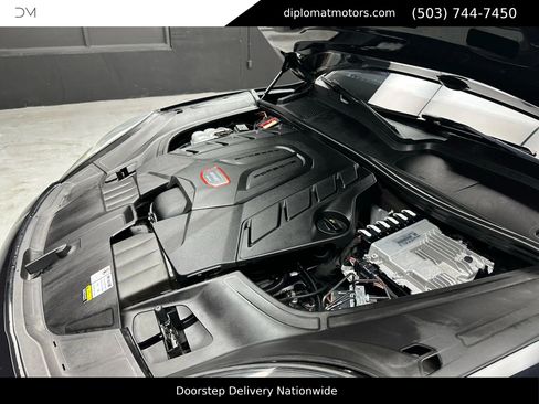 Used 2022 Porsche Cayenne Turbo w/ Performance Package (PG2) image 53