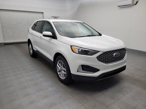 Used 2024 Ford Edge SEL image 13