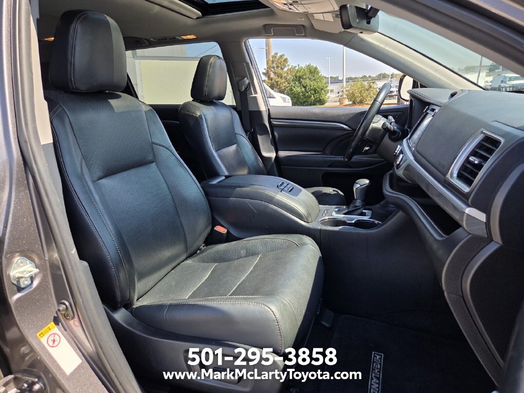 Used 2019 Toyota Highlander Limited FWD image 16