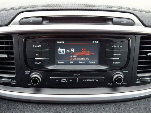 Used 2016 Kia Sorento EX image 16