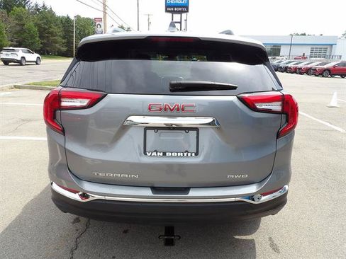 Certified 2023 GMC Terrain SLT w/ LPO, Floor Liner Package AWD/4WD image 4