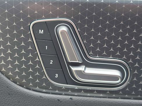 Used 2024 Mercedes-Benz EQB 250+ image 26