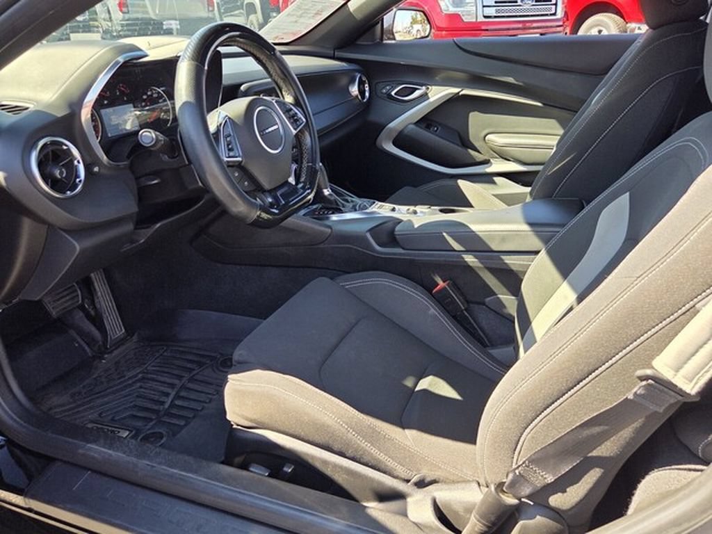 Used 2023 Chevrolet Camaro LT RWD image 3