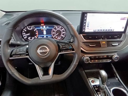 Certified 2024 Nissan Altima 2.5 SV w/ SV Premium Package AWD/4WD image 12
