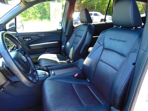 Used 2021 Honda Pilot Black Edition image 8