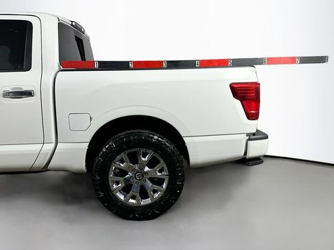 Used 2021 Nissan Titan SV w/ SV Convenience Package AWD/4WD image 38
