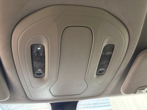 Used 2018 Chrysler Pacifica L FWD image 25