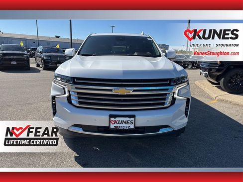 Used 2024 Chevrolet Suburban High Country image 5