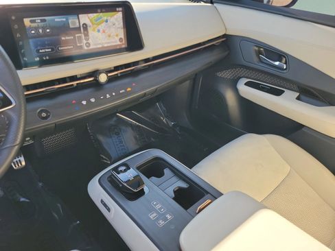 Used 2023 Nissan Ariya FWD image 28