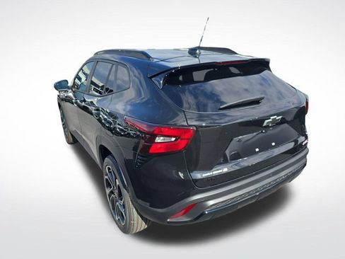 New 2026 Chevrolet Trax RS w/ Sunroof Package FWD image 3