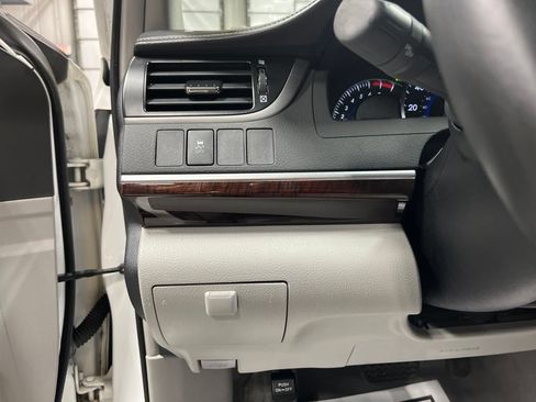 Used 2012 Toyota Camry XLE FWD image 14