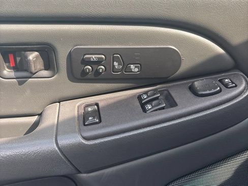 Used 2004 Chevrolet Silverado 2500 LT w/ Heavy-Duty Power Package AWD/4WD image 8