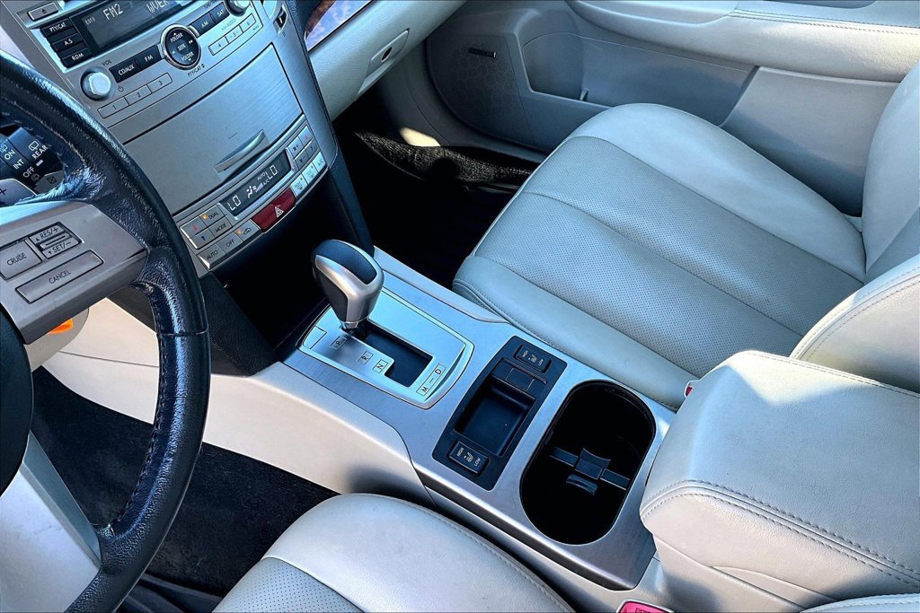 Used 2011 Subaru Outback 2.5i Limited AWD/4WD image 15