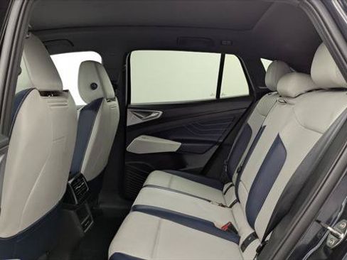 Used 2023 Volkswagen ID.4 Pro S AWD/4WD image 16
