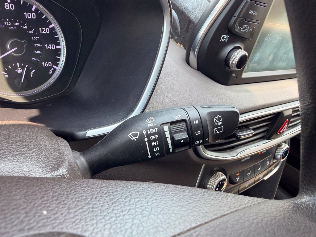 Used 2019 Hyundai Santa Fe SE AWD/4WD image 17