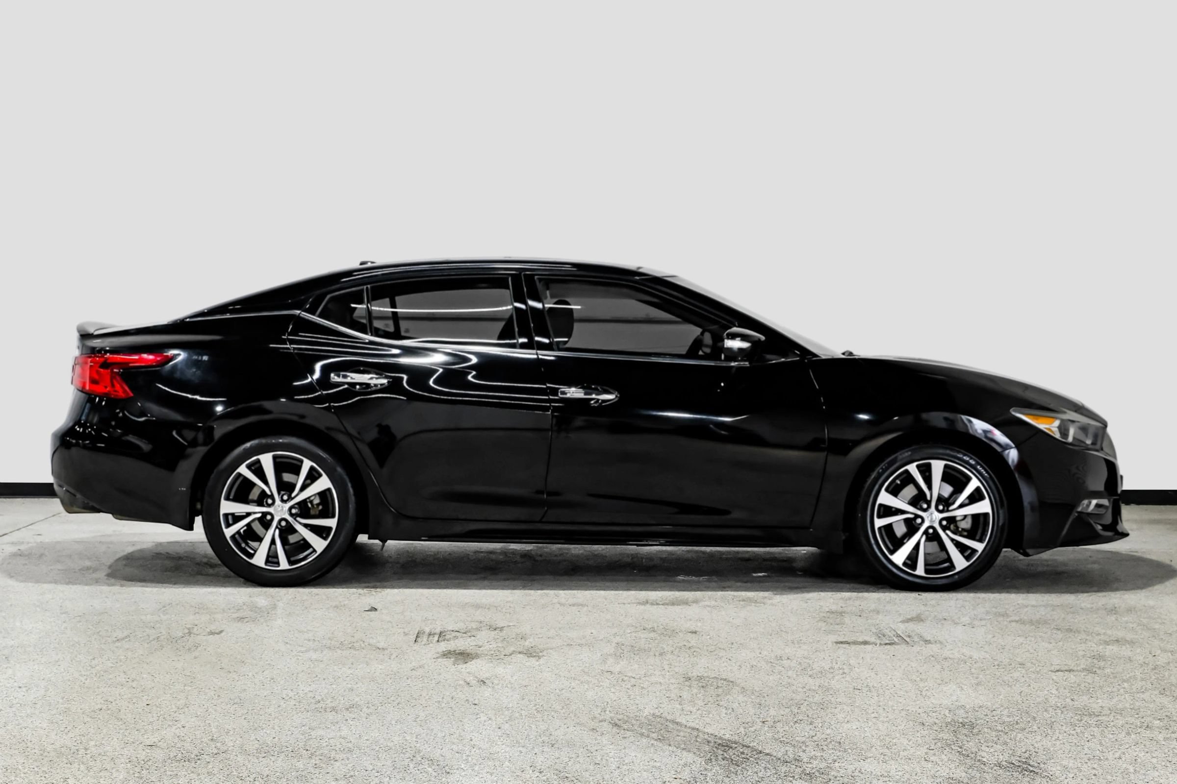 Used 2016 Nissan Maxima Platinum FWD image 5
